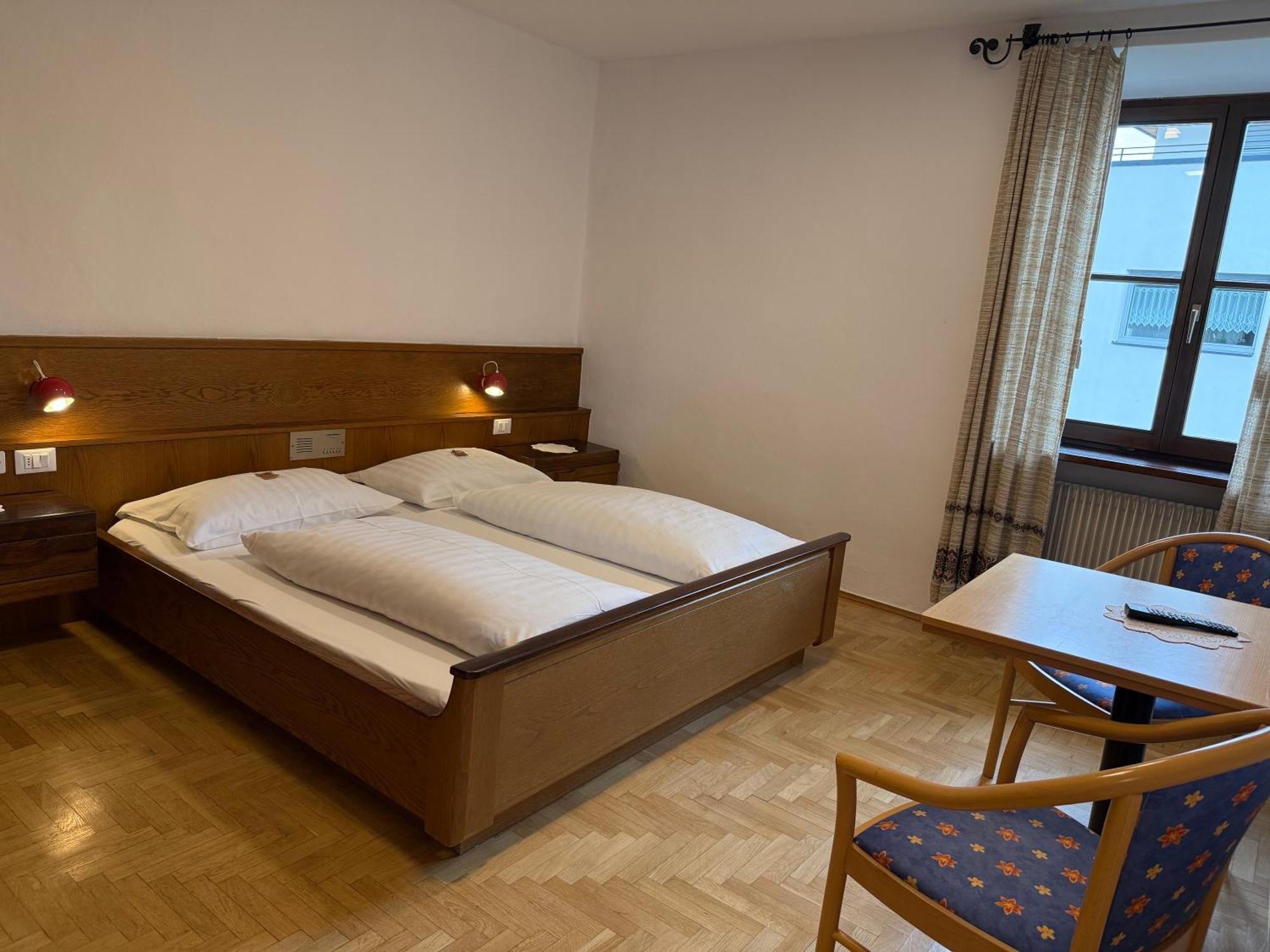 Gasthof Goldenes Lamm Vahrn Zimmer foto