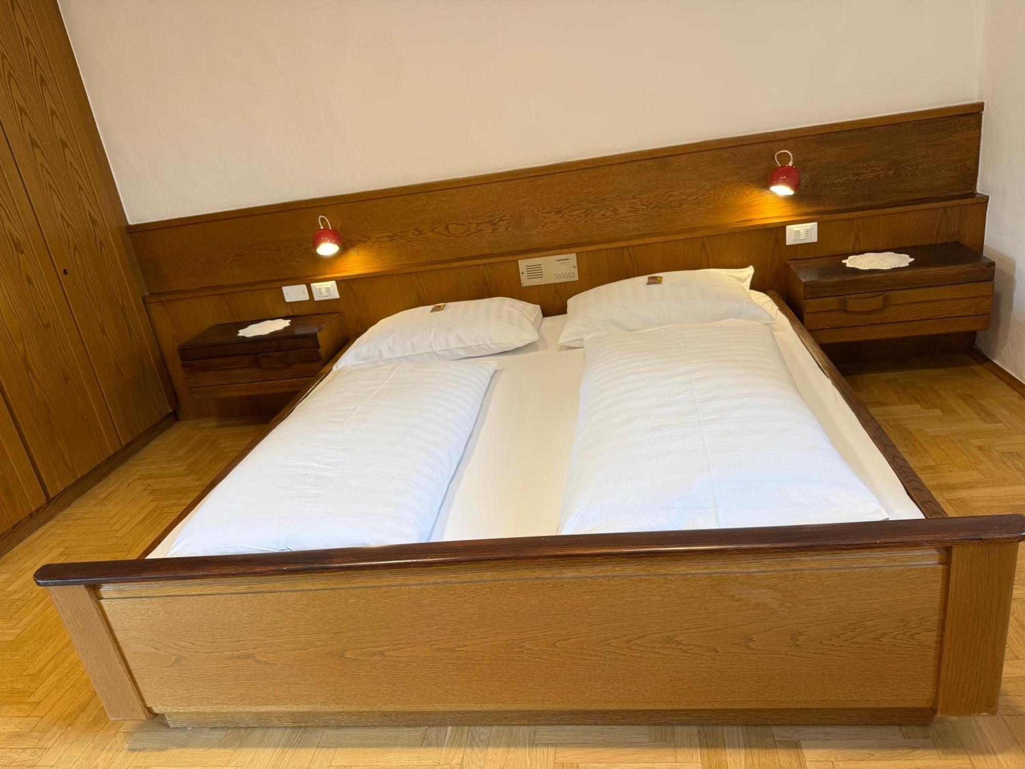 Gasthof Goldenes Lamm Vahrn Zimmer foto