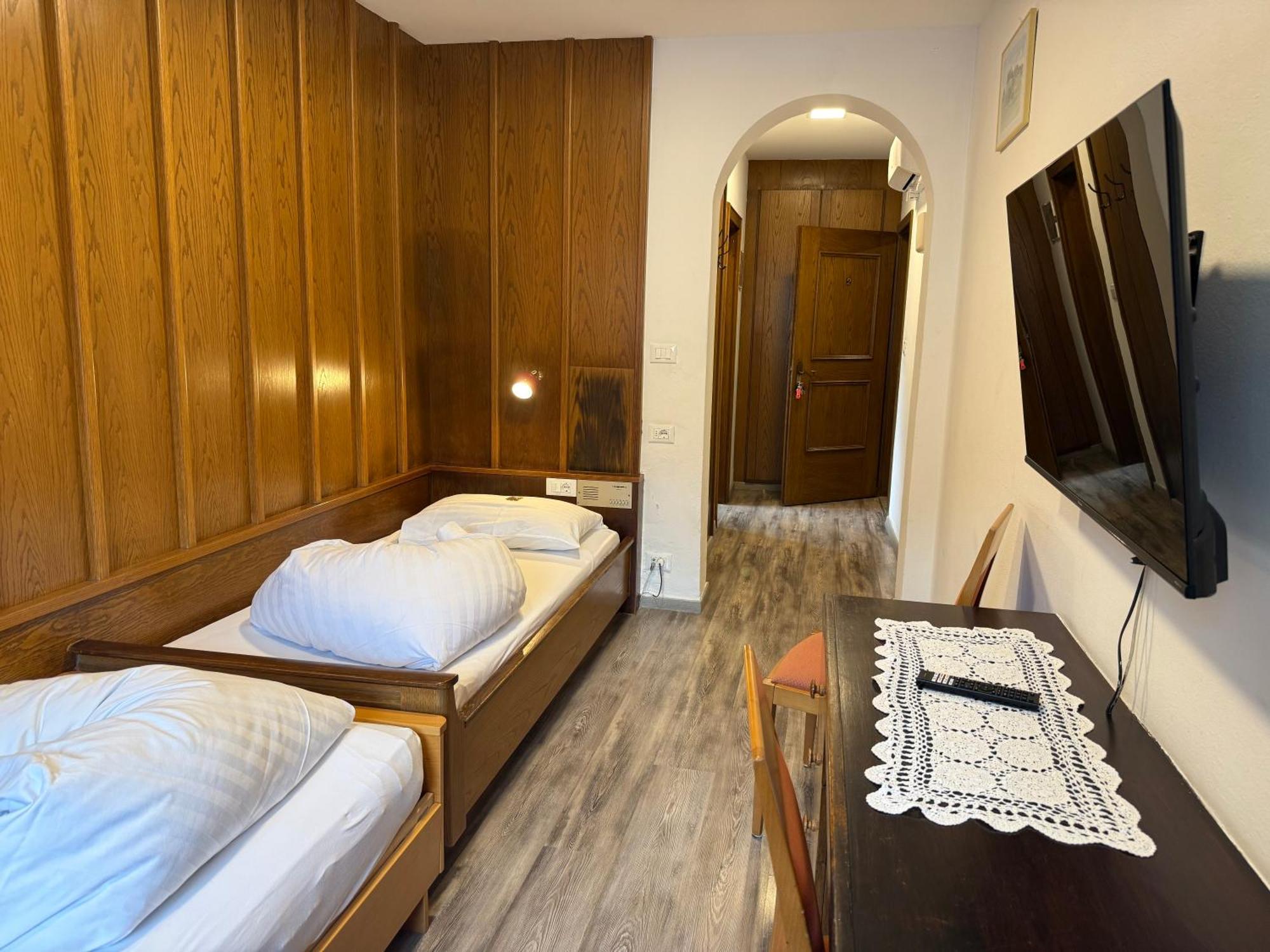Gasthof Goldenes Lamm Vahrn Zimmer foto