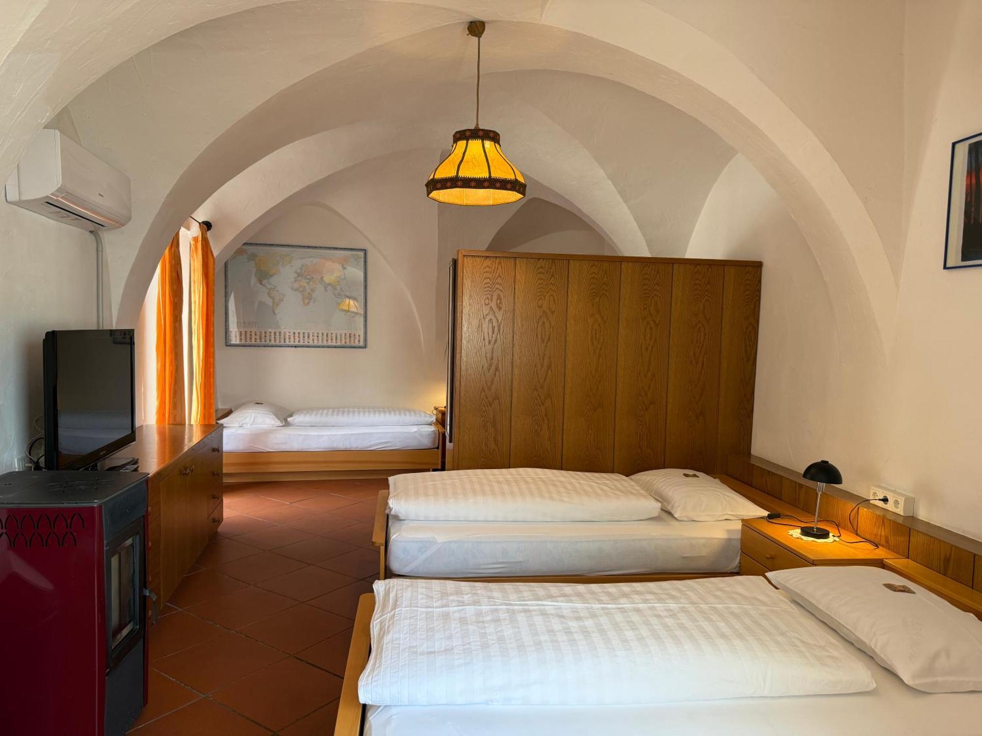 Gasthof Goldenes Lamm Vahrn Zimmer foto